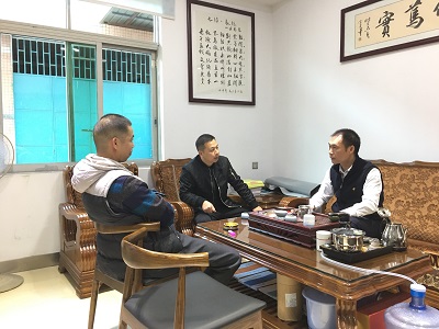 杨总一行莅临亚洲太阳sungame机械考察热熔胶汽车脚垫复合机